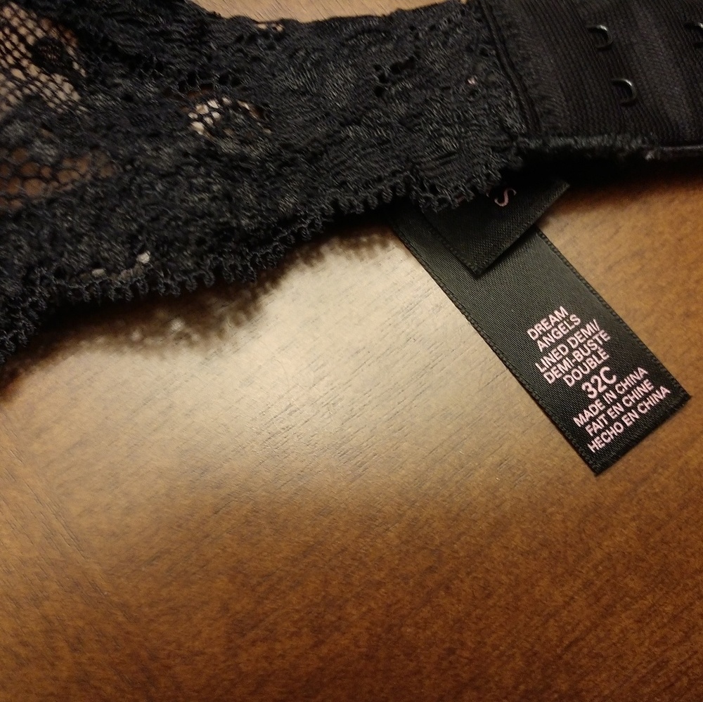 Victoria Secret Bra - Picture 2 of 2